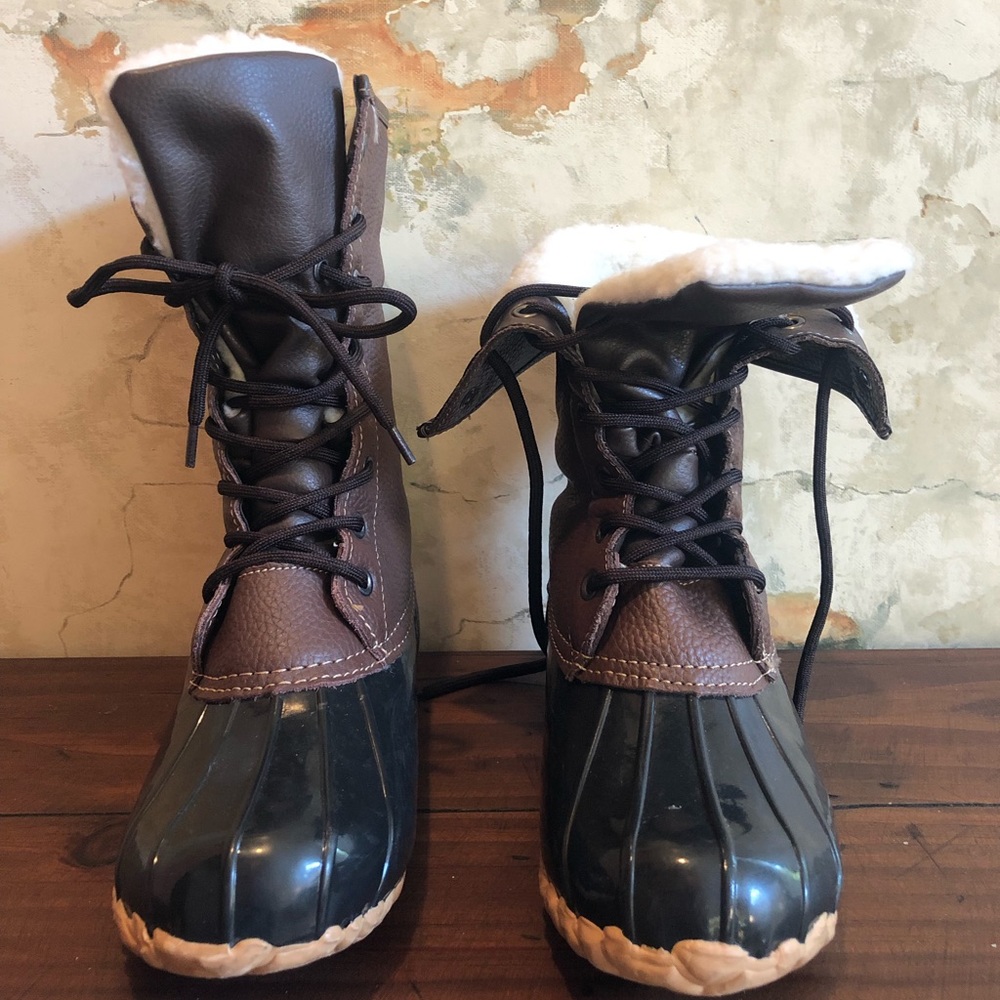 Totes brand, size 7 women’s winter boots.